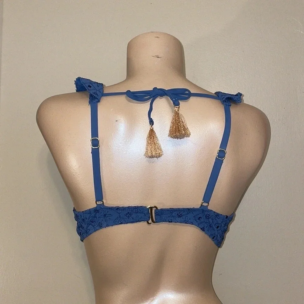 Time & Tru women’s  Medium bikini top eyelet blue ruffle swim suit tassel